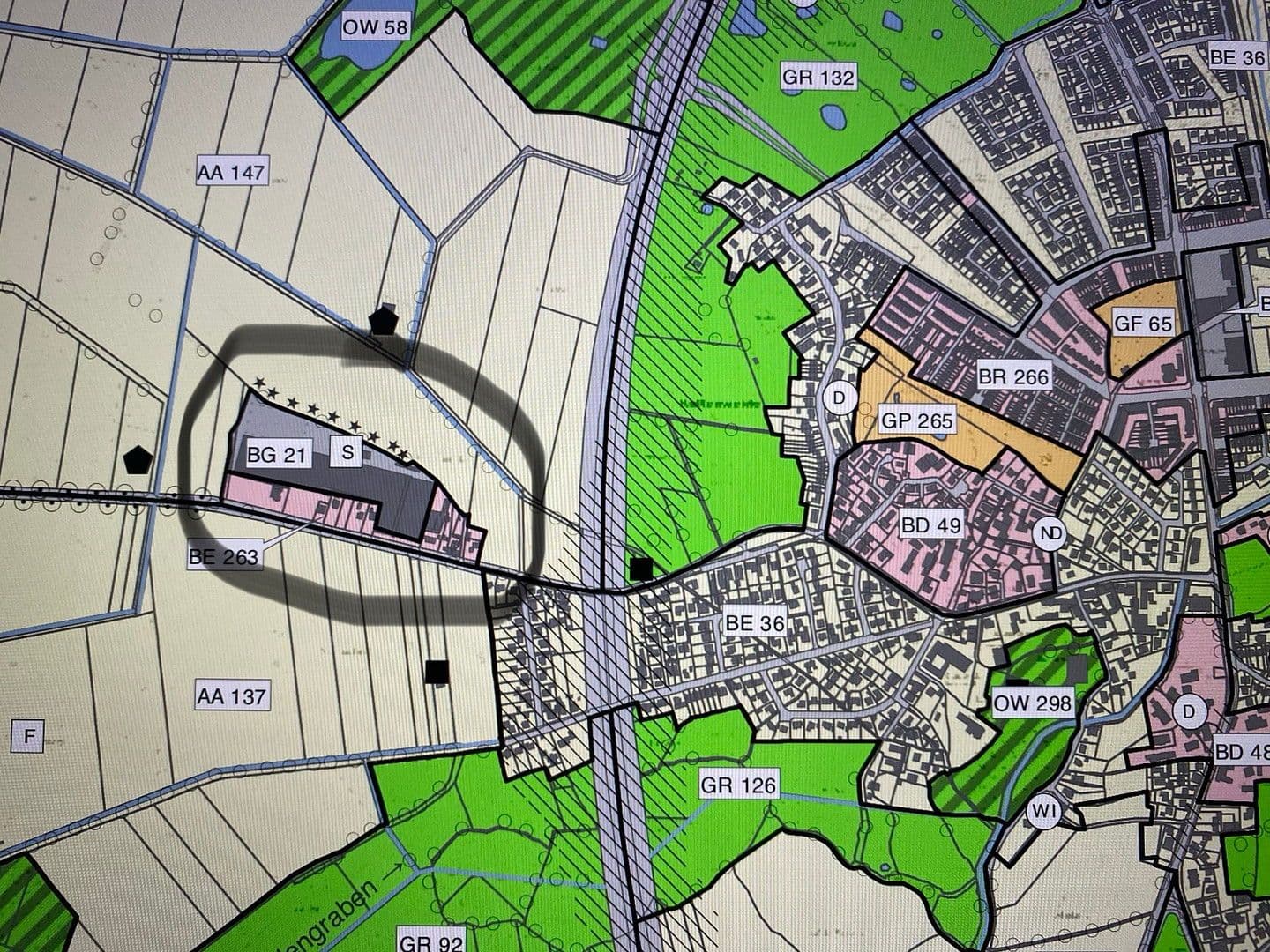 Pronájem pozemku 42.000 m², Langenhagen, Dolní Sasko Pronájem pozemku 42.000 m², Langenhagen, Dolní Sasko
