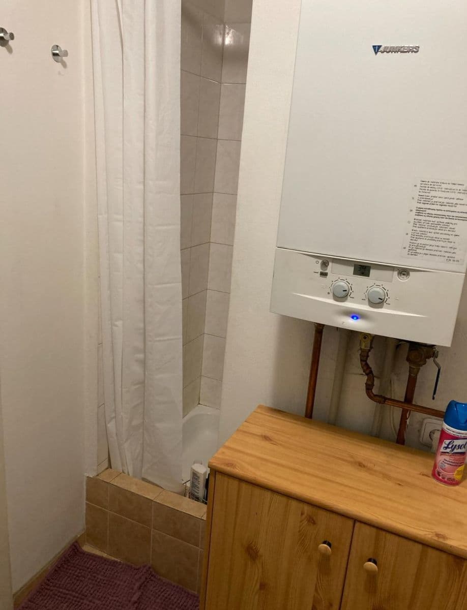 Pronájem bytu 1+kk 30 m², Na Jezerce, Praha, Praha Pronájem bytu 1+kk 30 m², Na Jezerce, Praha, Praha