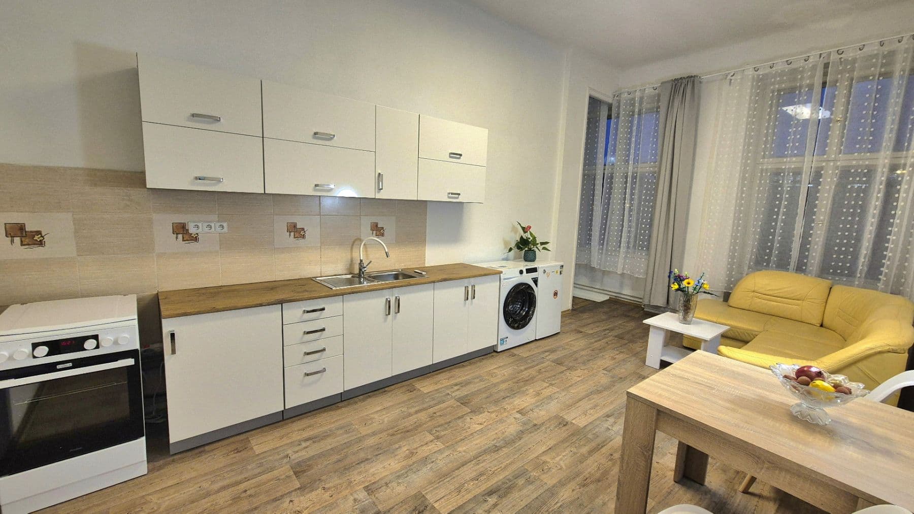 Pronájem bytu 2+kk 55 m², Bolzanova, Praha, Praha Pronájem bytu 2+kk 55 m², Bolzanova, Praha, Praha