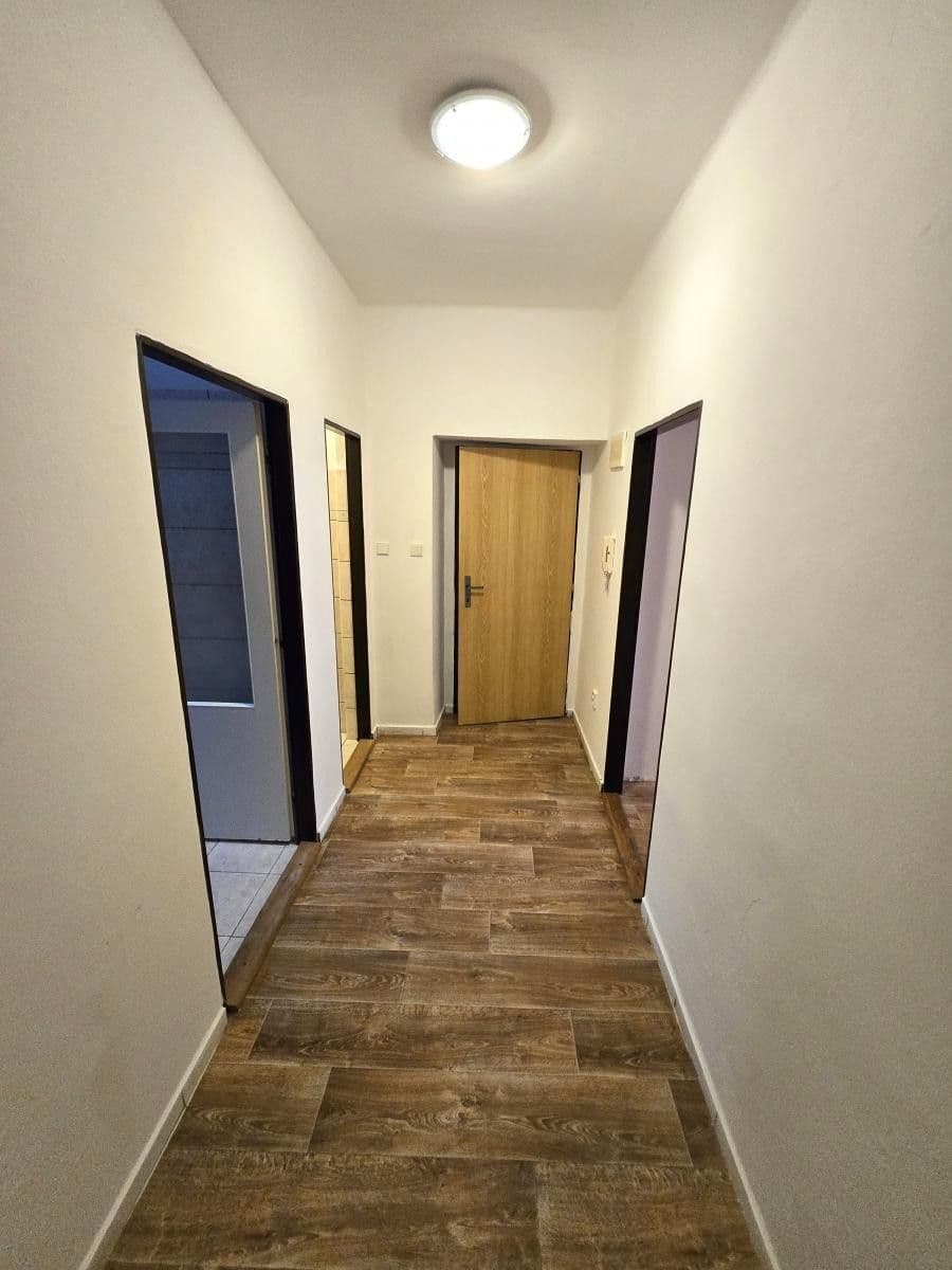 Pronájem bytu 2+1 55 m², Havlíčkovo náměstí, Lom, Ústecký kraj Pronájem bytu 2+1 55 m², Havlíčkovo náměstí, Lom, Ústecký kraj