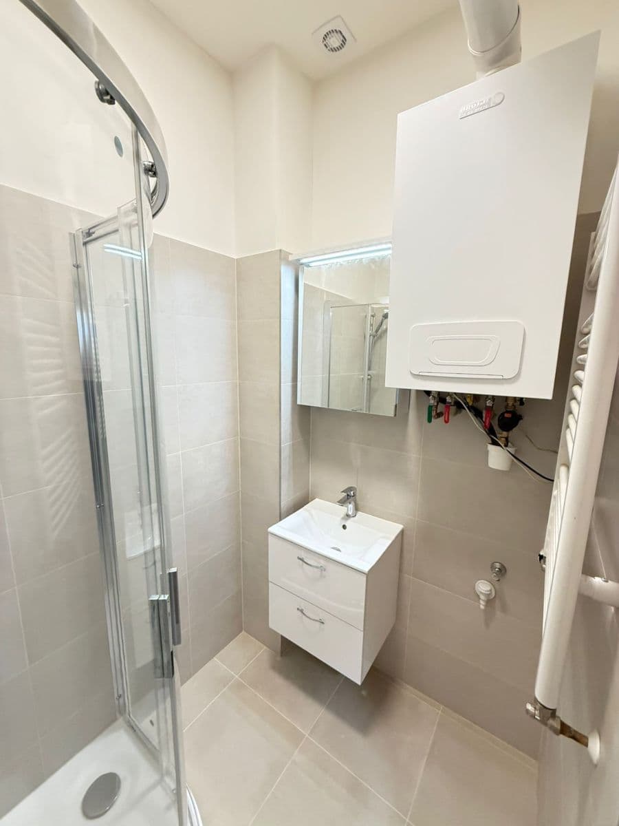 Pronájem bytu 3+1 86 m², Seifertova, Praha, Praha Pronájem bytu 3+1 86 m², Seifertova, Praha, Praha