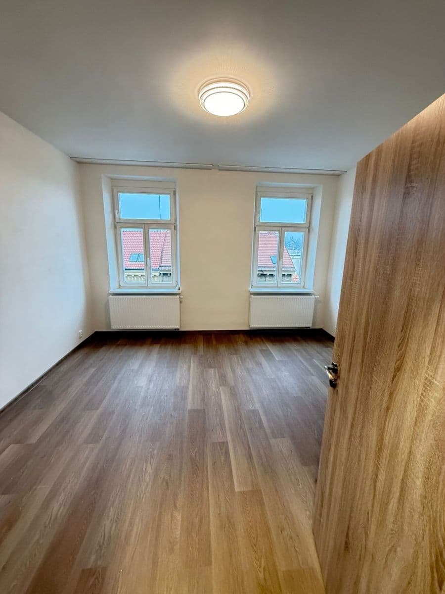 Pronájem bytu 3+1 86 m², Seifertova, Praha, Praha Pronájem bytu 3+1 86 m², Seifertova, Praha, Praha