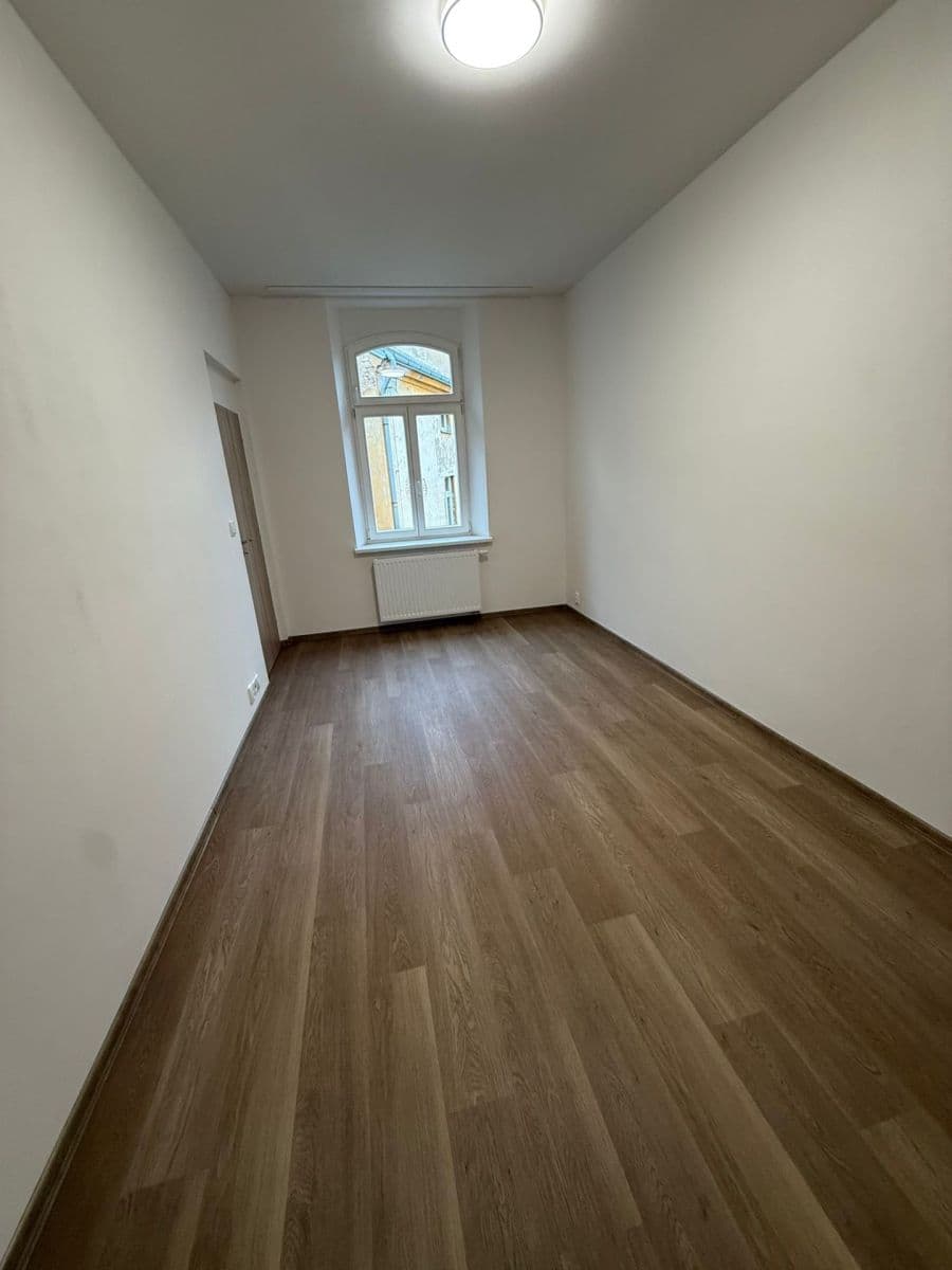 Pronájem bytu 3+1 86 m², Seifertova, Praha, Praha Pronájem bytu 3+1 86 m², Seifertova, Praha, Praha