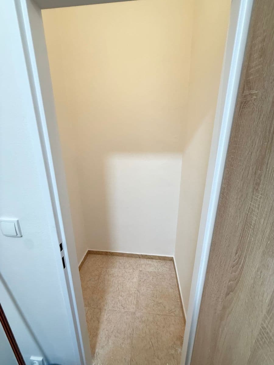 Pronájem bytu 3+1 86 m², Seifertova, Praha, Praha Pronájem bytu 3+1 86 m², Seifertova, Praha, Praha