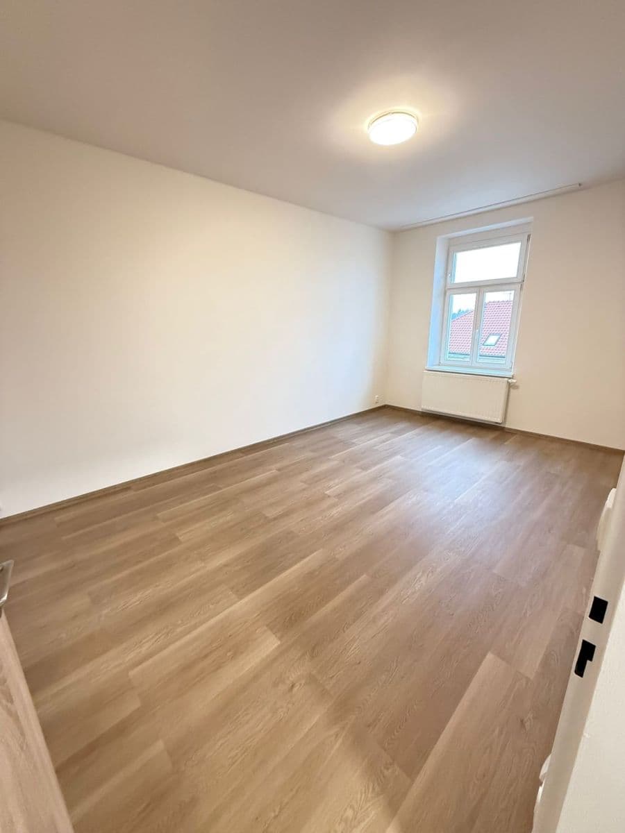 Pronájem bytu 3+1 86 m², Seifertova, Praha, Praha Pronájem bytu 3+1 86 m², Seifertova, Praha, Praha
