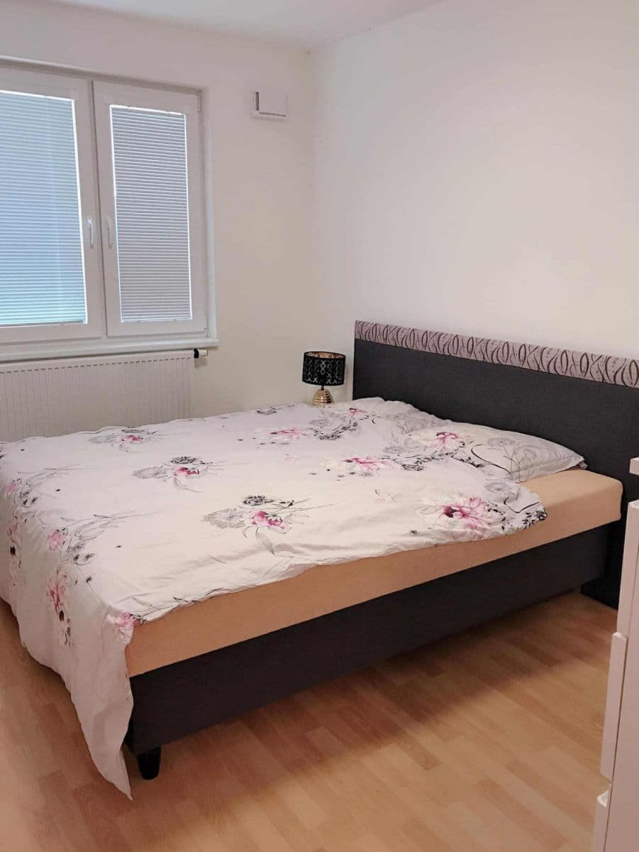 Pronájem domu 240 m², pozemek 240 m², Předenická, Praha, Praha Pronájem domu 240 m², pozemek 240 m², Předenická, Praha, Praha