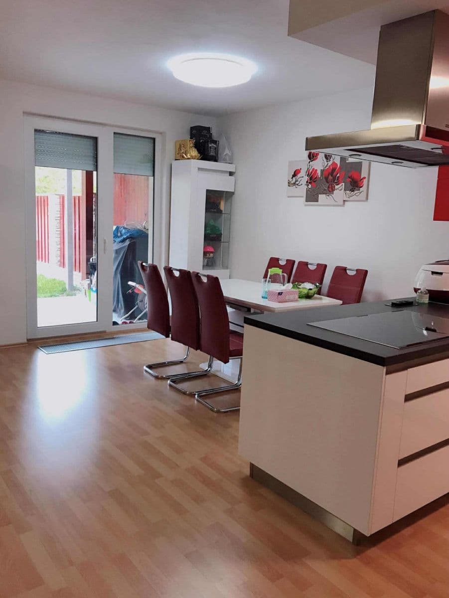 Pronájem domu 240 m², pozemek 240 m², Předenická, Praha, Praha Pronájem domu 240 m², pozemek 240 m², Předenická, Praha, Praha