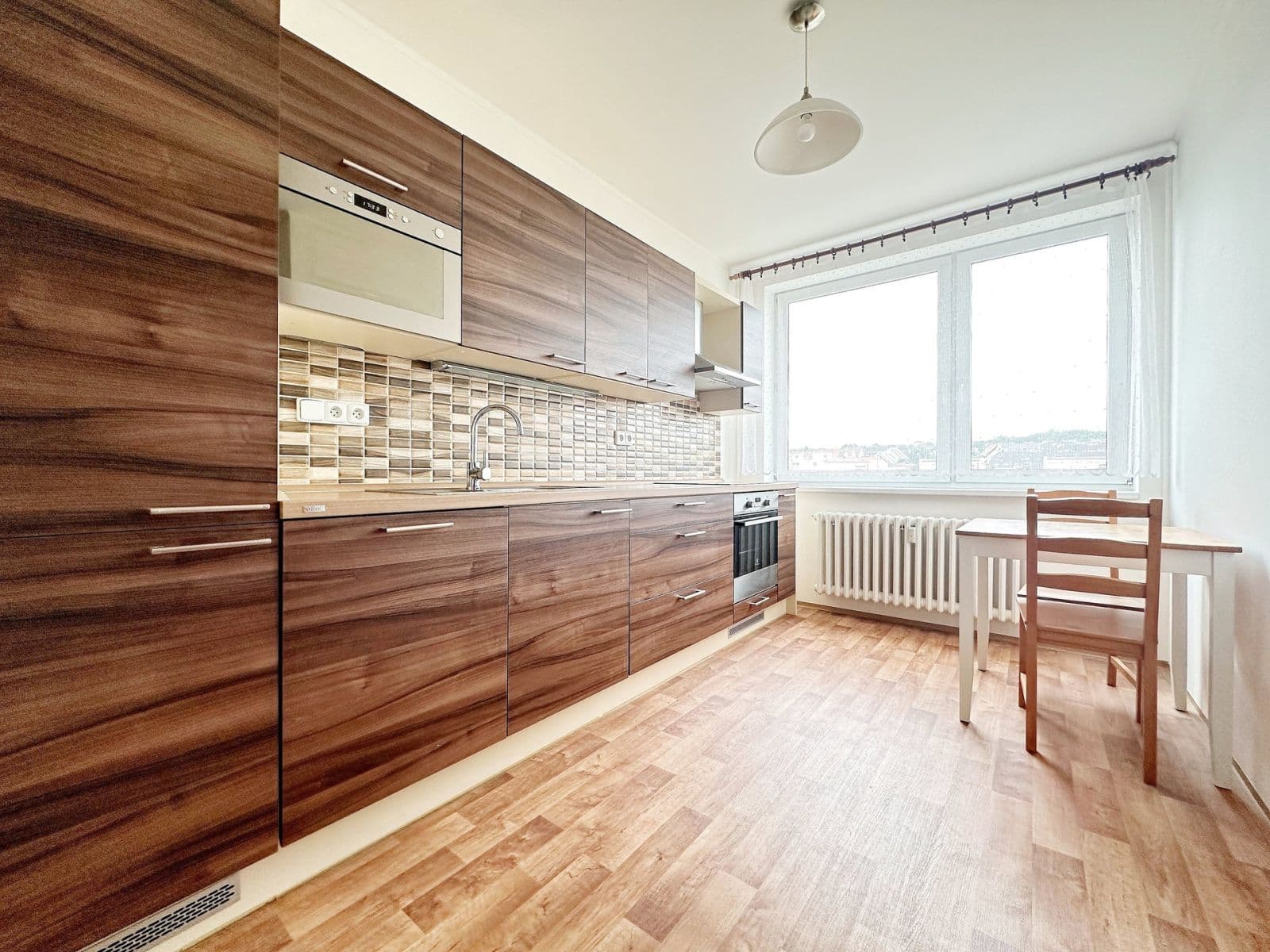 Pronájem bytu 2+kk 38 m², Nevanova, Praha, Praha Pronájem bytu 2+kk 38 m², Nevanova, Praha, Praha