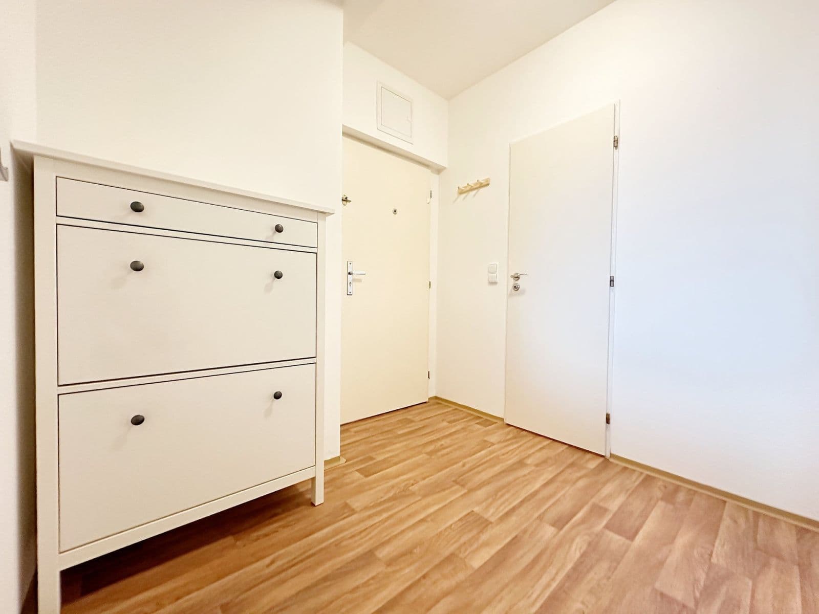 Pronájem bytu 2+kk 38 m², Nevanova, Praha, Praha Pronájem bytu 2+kk 38 m², Nevanova, Praha, Praha