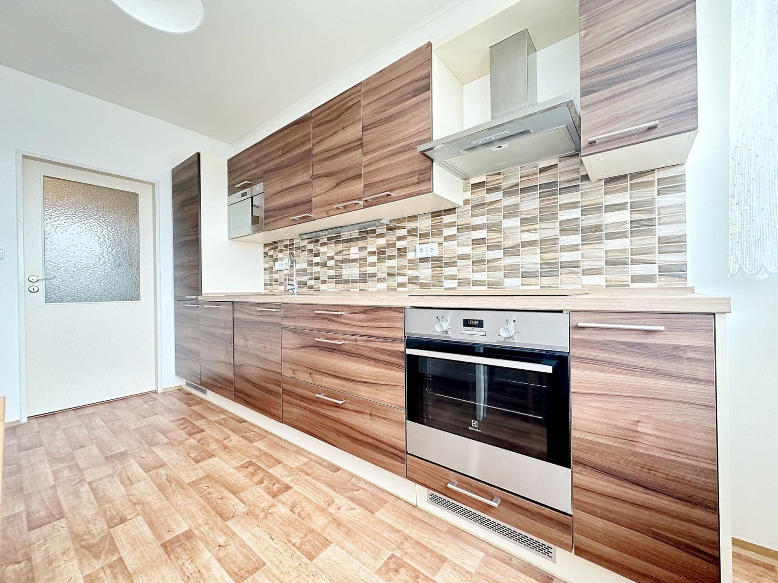 Pronájem bytu 2+kk 38 m², Nevanova, Praha, Praha Pronájem bytu 2+kk 38 m², Nevanova, Praha, Praha