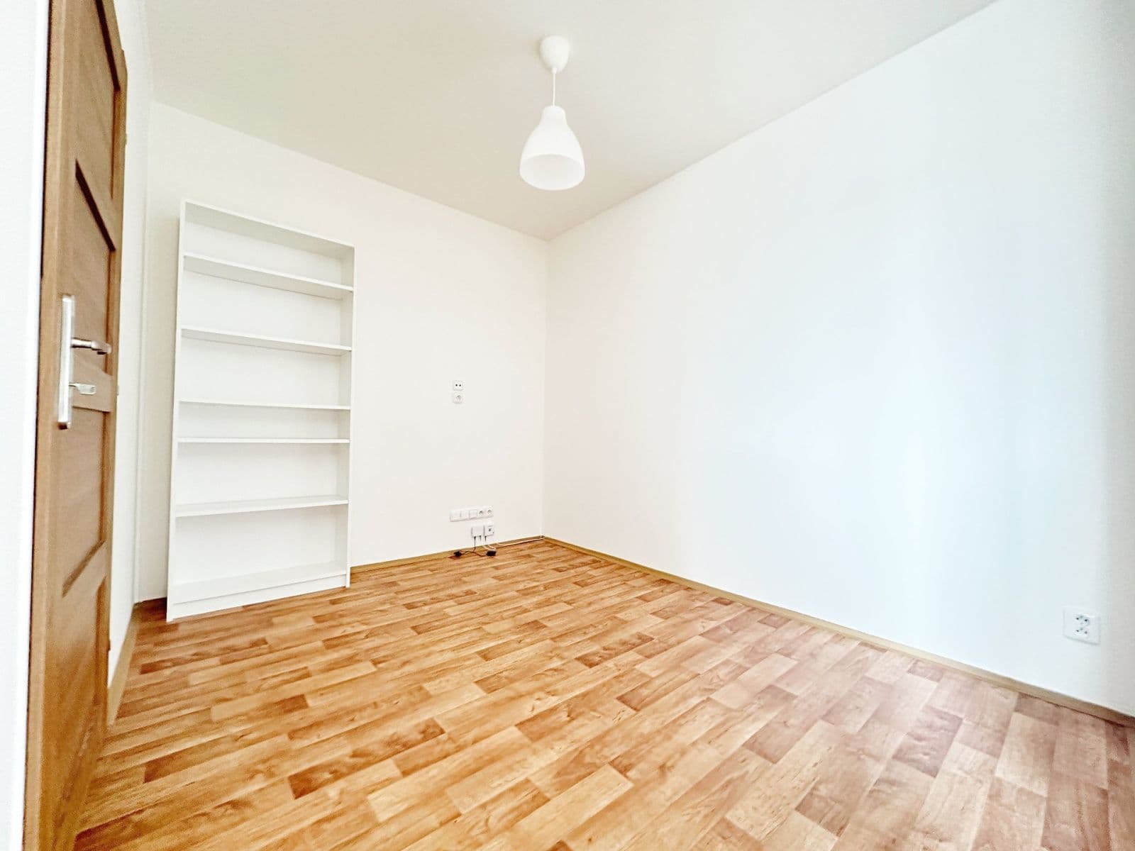 Pronájem bytu 2+kk 38 m², Nevanova, Praha, Praha Pronájem bytu 2+kk 38 m², Nevanova, Praha, Praha