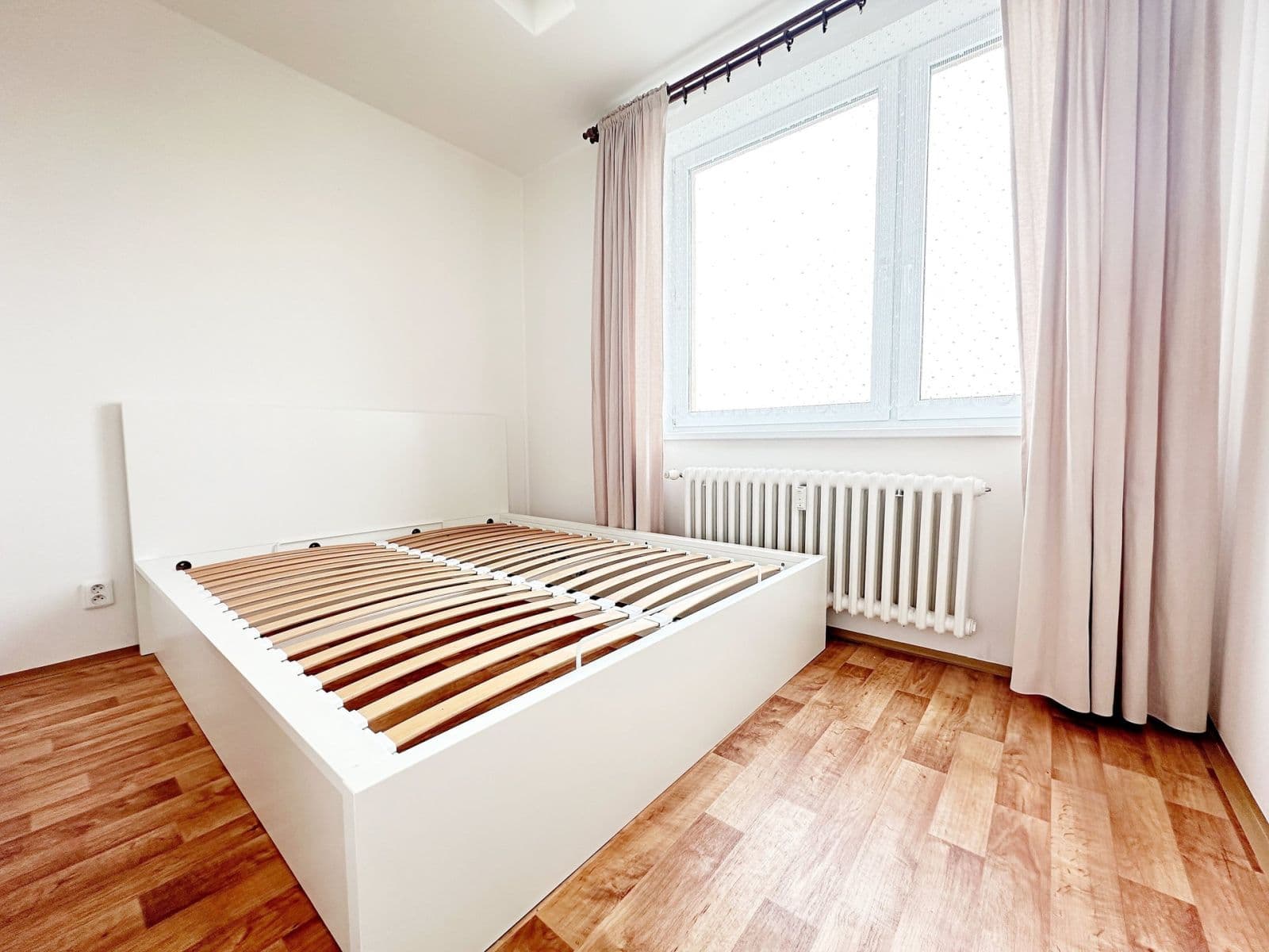 Pronájem bytu 2+kk 38 m², Nevanova, Praha, Praha Pronájem bytu 2+kk 38 m², Nevanova, Praha, Praha