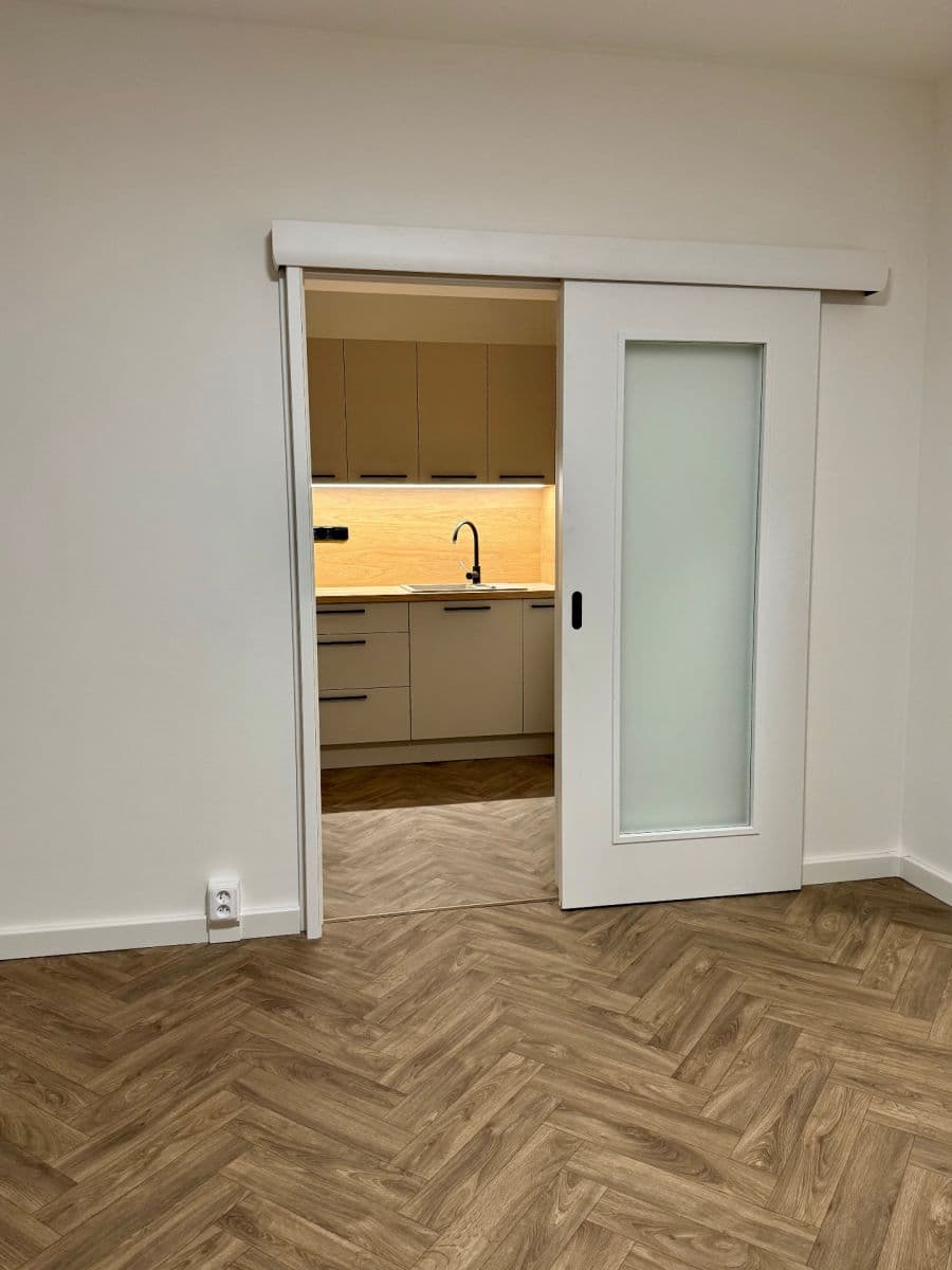 Pronájem bytu 2+1 46 m², Dlouhá, Olomouc, Olomoucký kraj Pronájem bytu 2+1 46 m², Dlouhá, Olomouc, Olomoucký kraj