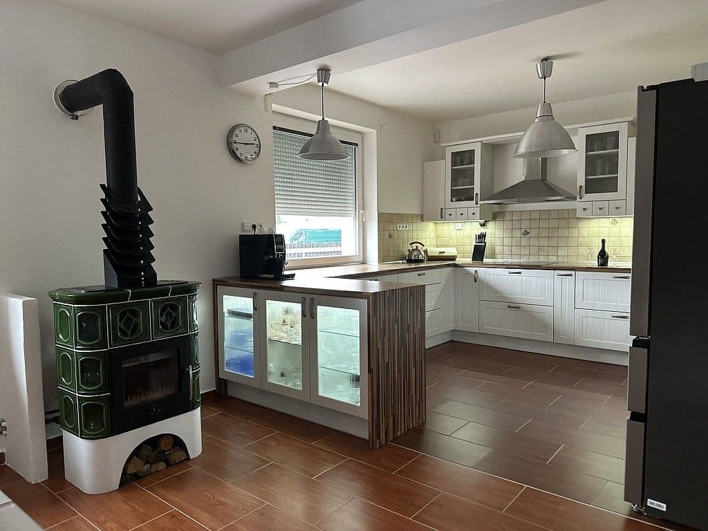 Prodej domu 235 m², pozemek 1.127 m², Zlatá, Středočeský kraj Prodej domu 235 m², pozemek 1.127 m², Zlatá, Středočeský kraj