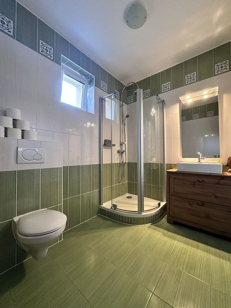 Prodej domu 235 m², pozemek 1.127 m², Zlatá, Středočeský kraj Prodej domu 235 m², pozemek 1.127 m², Zlatá, Středočeský kraj