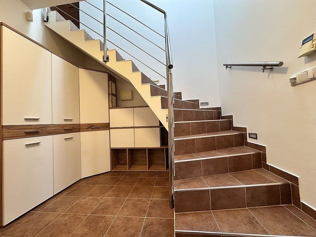 Prodej domu 235 m², pozemek 1.127 m², Zlatá, Středočeský kraj Prodej domu 235 m², pozemek 1.127 m², Zlatá, Středočeský kraj