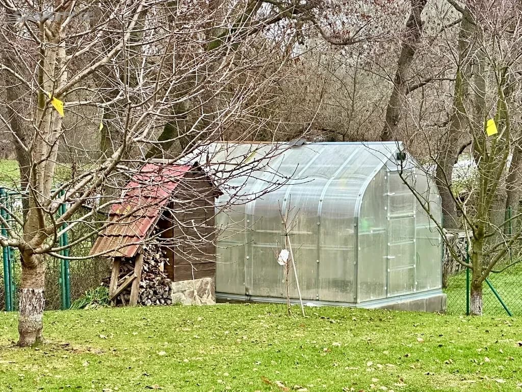 Prodej domu 235 m², pozemek 1.127 m², Zlatá, Středočeský kraj Prodej domu 235 m², pozemek 1.127 m², Zlatá, Středočeský kraj