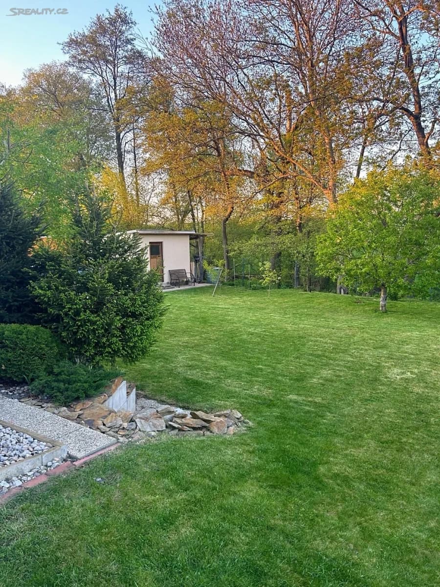 Prodej domu 235 m², pozemek 1.127 m², Zlatá, Středočeský kraj Prodej domu 235 m², pozemek 1.127 m², Zlatá, Středočeský kraj