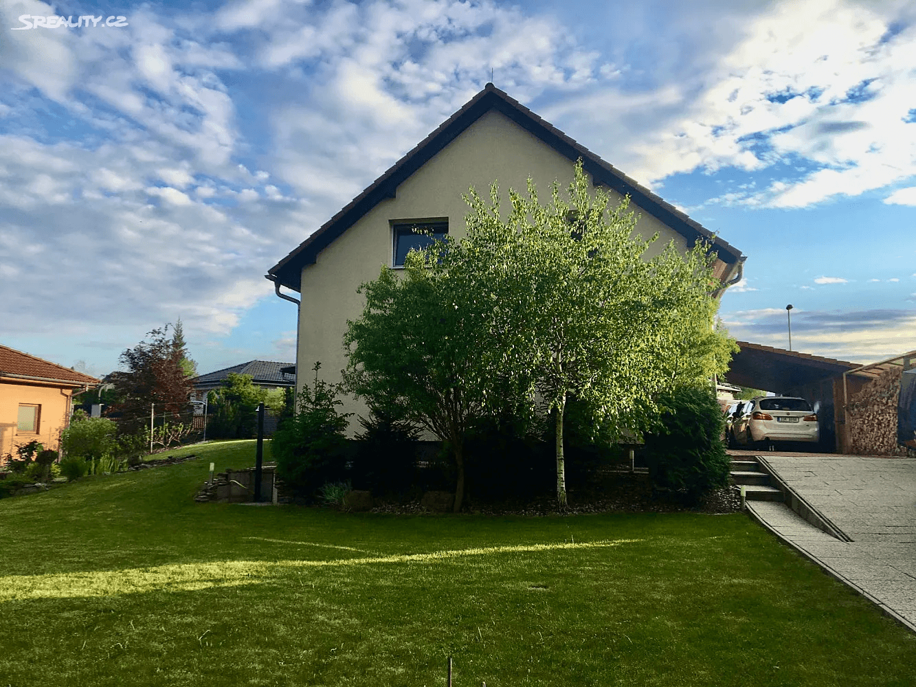 Prodej domu 235 m², pozemek 1.127 m², Zlatá, Středočeský kraj Prodej domu 235 m², pozemek 1.127 m², Zlatá, Středočeský kraj