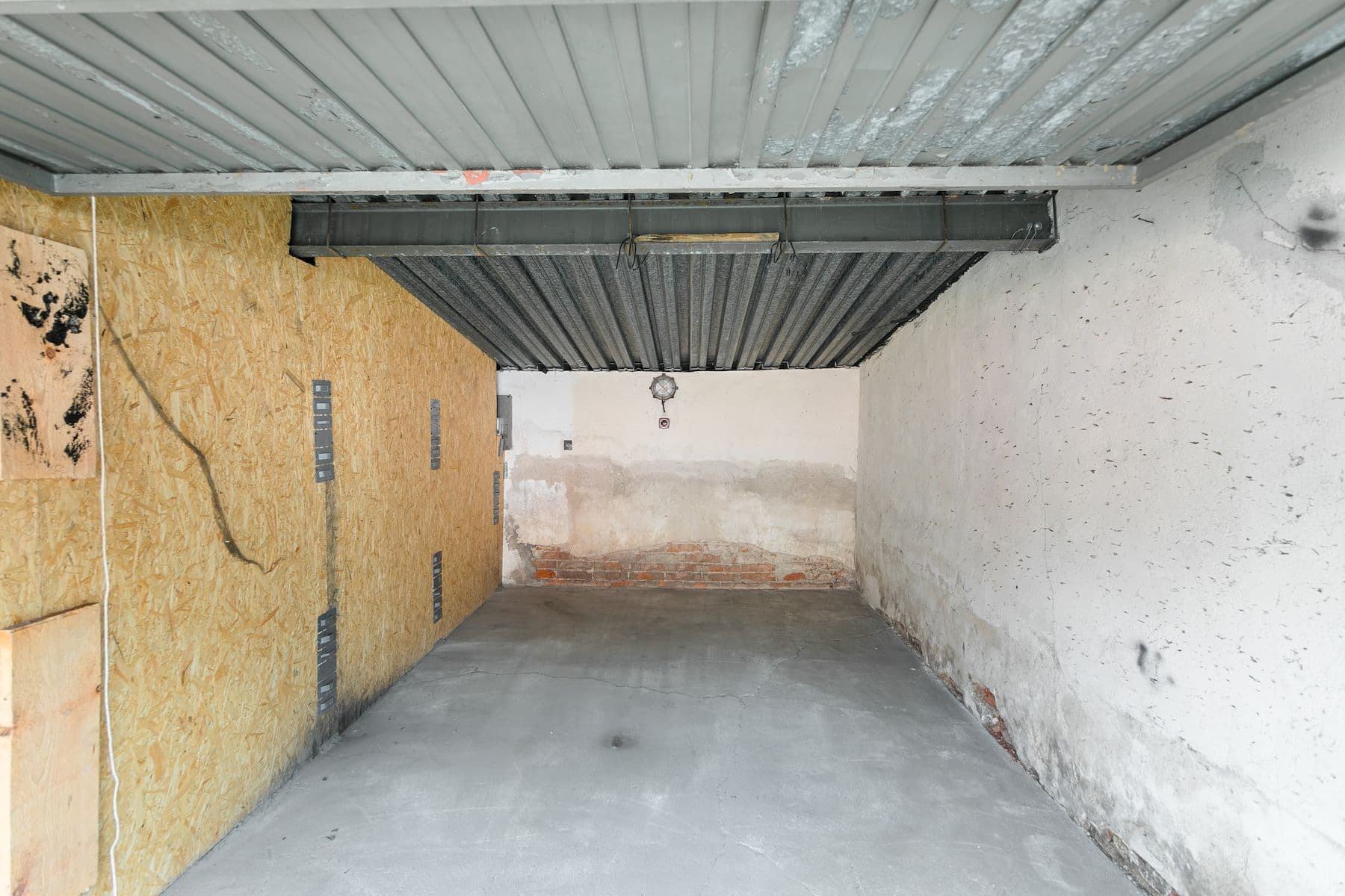 Prodej garáže 15 m², Ke Koupališti, Liberec, Liberecký kraj Prodej garáže 15 m², Ke Koupališti, Liberec, Liberecký kraj