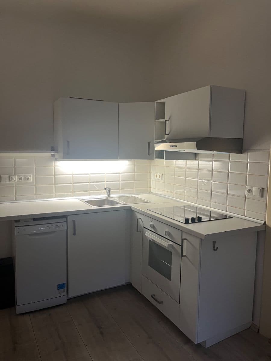Pronájem bytu 1+1 40 m², Kladenská, Praha, Praha Pronájem bytu 1+1 40 m², Kladenská, Praha, Praha