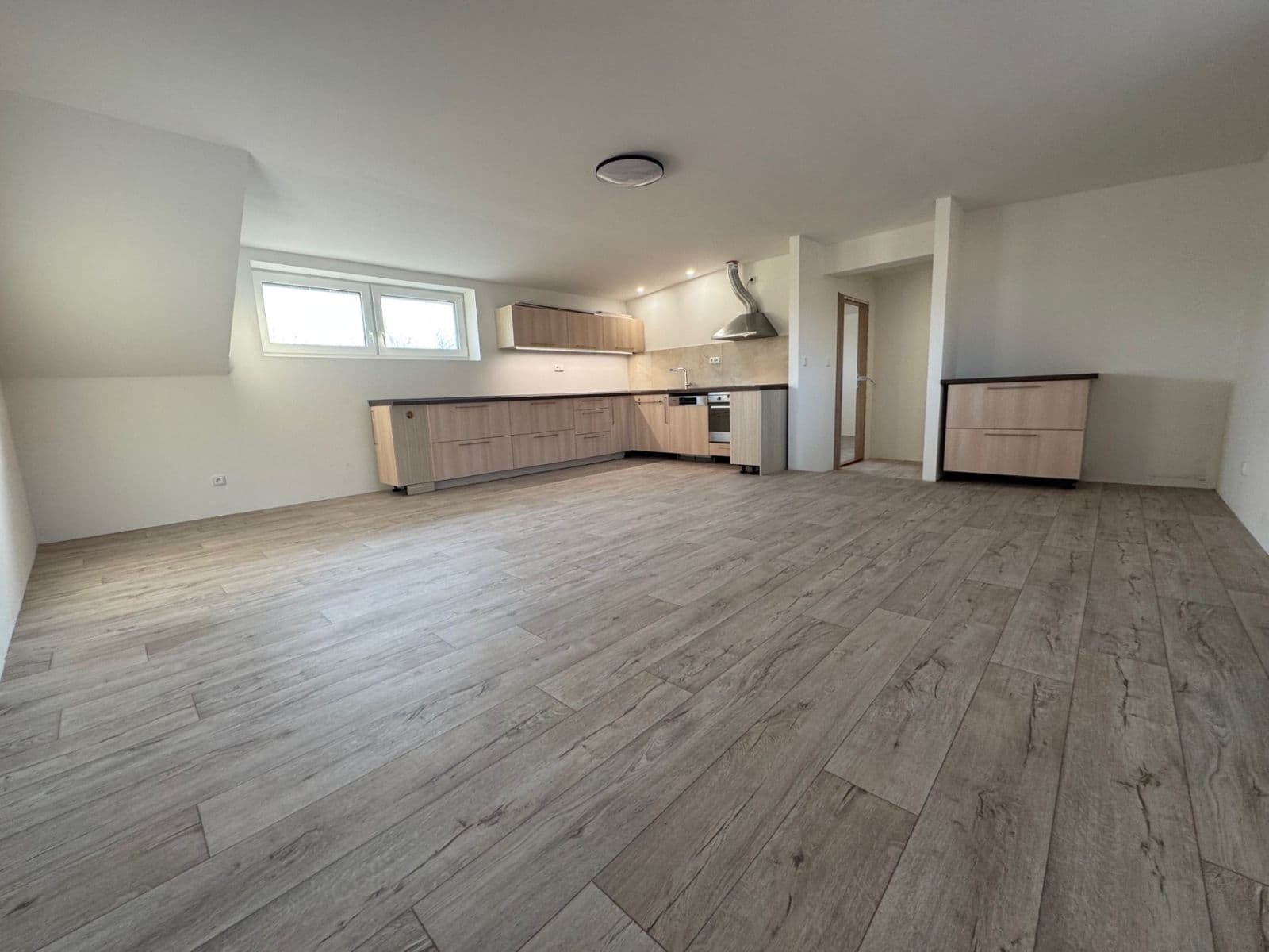 Pronájem bytu 2+kk 55 m², Štenclova, Dašice, Pardubický kraj Pronájem bytu 2+kk 55 m², Štenclova, Dašice, Pardubický kraj