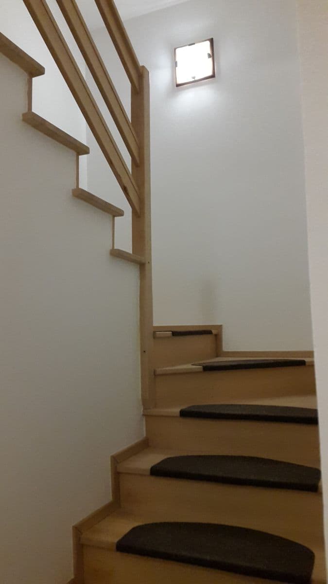 Prodej domu 130 m², pozemek 347 m², Vinohrádky, Kroměříž, Zlínský kraj Prodej domu 130 m², pozemek 347 m², Vinohrádky, Kroměříž, Zlínský kraj