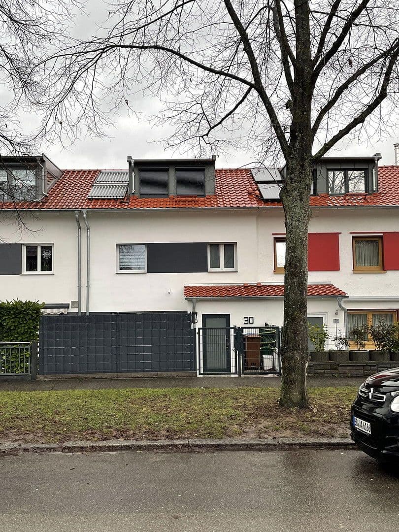 Prodej domu 117 m², pozemek 234 m², Mutzenreisstr 30, Esslingen am Neckar, Bádensko-Württembersko Prodej domu 117 m², pozemek 234 m², Mutzenreisstr 30, Esslingen am Neckar, Bádensko-Württembersko