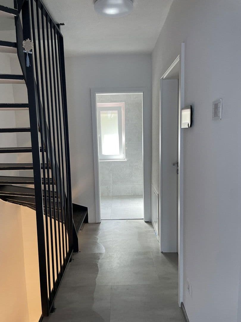 Prodej domu 117 m², pozemek 234 m², Mutzenreisstr 30, Esslingen am Neckar, Bádensko-Württembersko Prodej domu 117 m², pozemek 234 m², Mutzenreisstr 30, Esslingen am Neckar, Bádensko-Württembersko