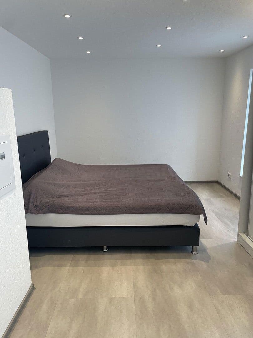 Prodej domu 117 m², pozemek 234 m², Mutzenreisstr 30, Esslingen am Neckar, Bádensko-Württembersko Prodej domu 117 m², pozemek 234 m², Mutzenreisstr 30, Esslingen am Neckar, Bádensko-Württembersko