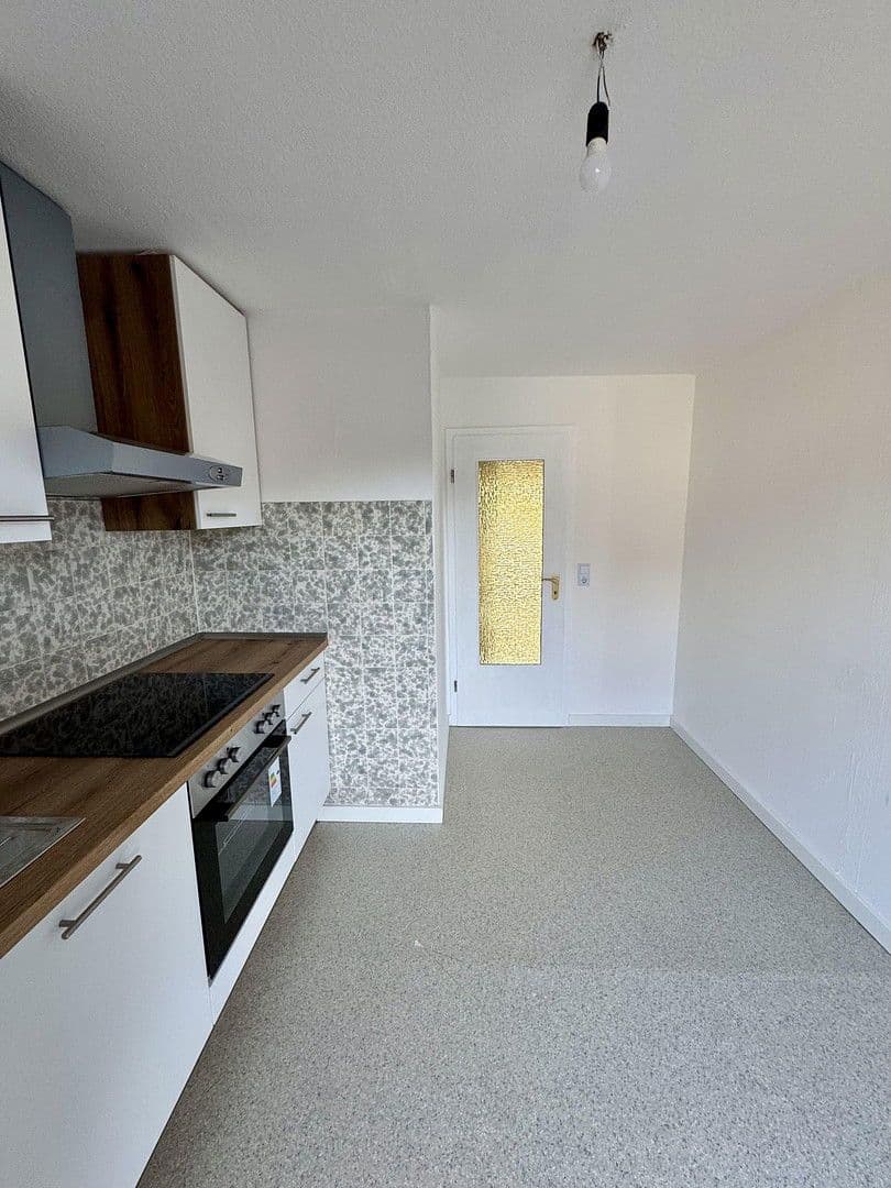 Pronájem bytu 3+1 87 m², Oesdorfer Straße 14, Bad Pyrmont, Dolní Sasko Pronájem bytu 3+1 87 m², Oesdorfer Straße 14, Bad Pyrmont, Dolní Sasko