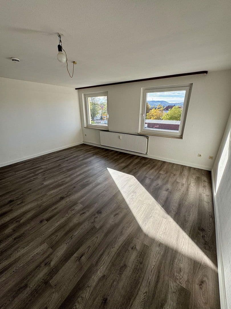 Pronájem bytu 3+1 87 m², Oesdorfer Straße 14, Bad Pyrmont, Dolní Sasko Pronájem bytu 3+1 87 m², Oesdorfer Straße 14, Bad Pyrmont, Dolní Sasko