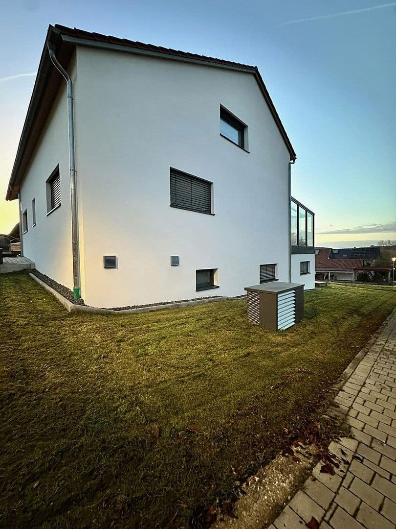 Prodej domu 343 m², pozemek 657 m², Mengkofen, Bavorsko Prodej domu 343 m², pozemek 657 m², Mengkofen, Bavorsko