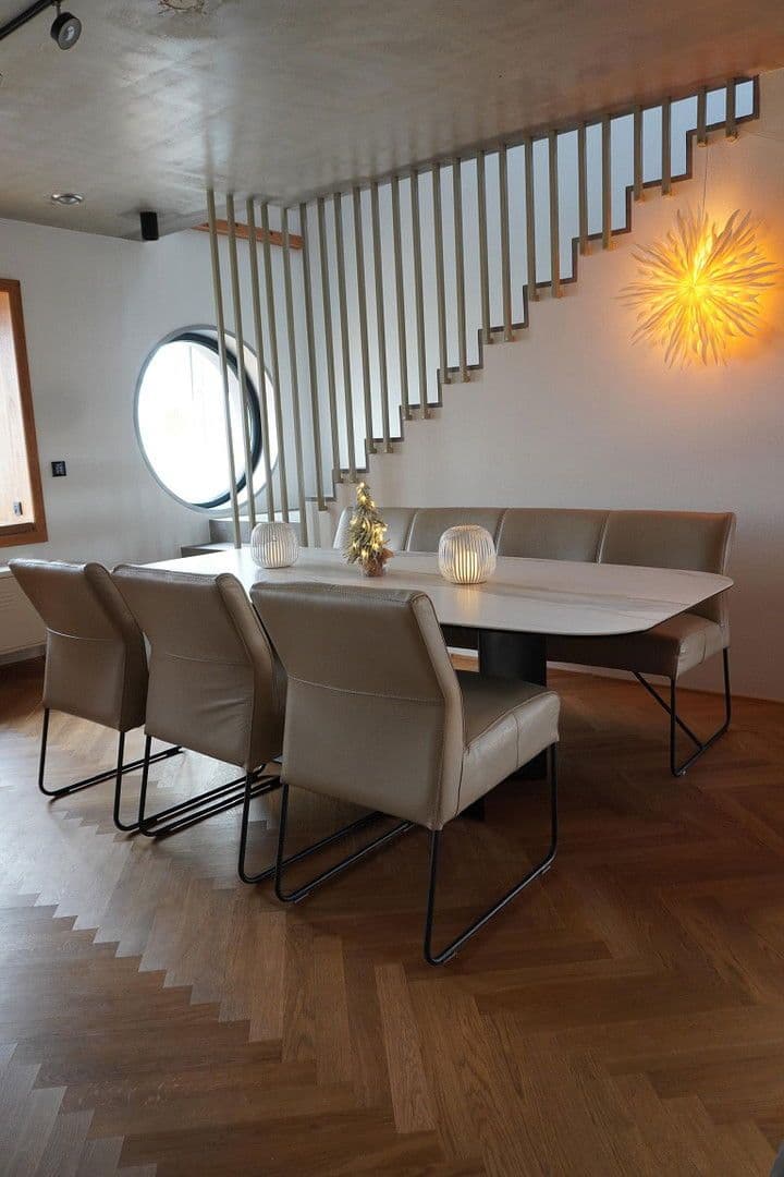 Prodej domu 343 m², pozemek 657 m², Mengkofen, Bavorsko Prodej domu 343 m², pozemek 657 m², Mengkofen, Bavorsko