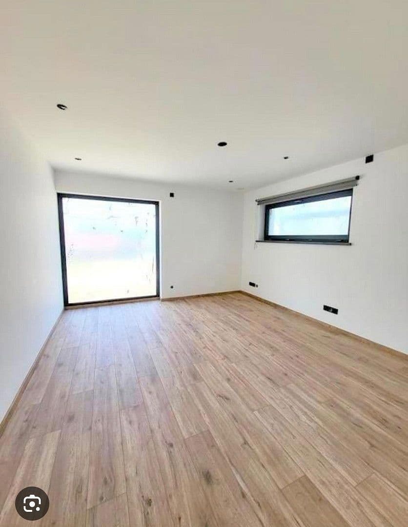 Prodej domu 343 m², pozemek 657 m², Mengkofen, Bavorsko Prodej domu 343 m², pozemek 657 m², Mengkofen, Bavorsko