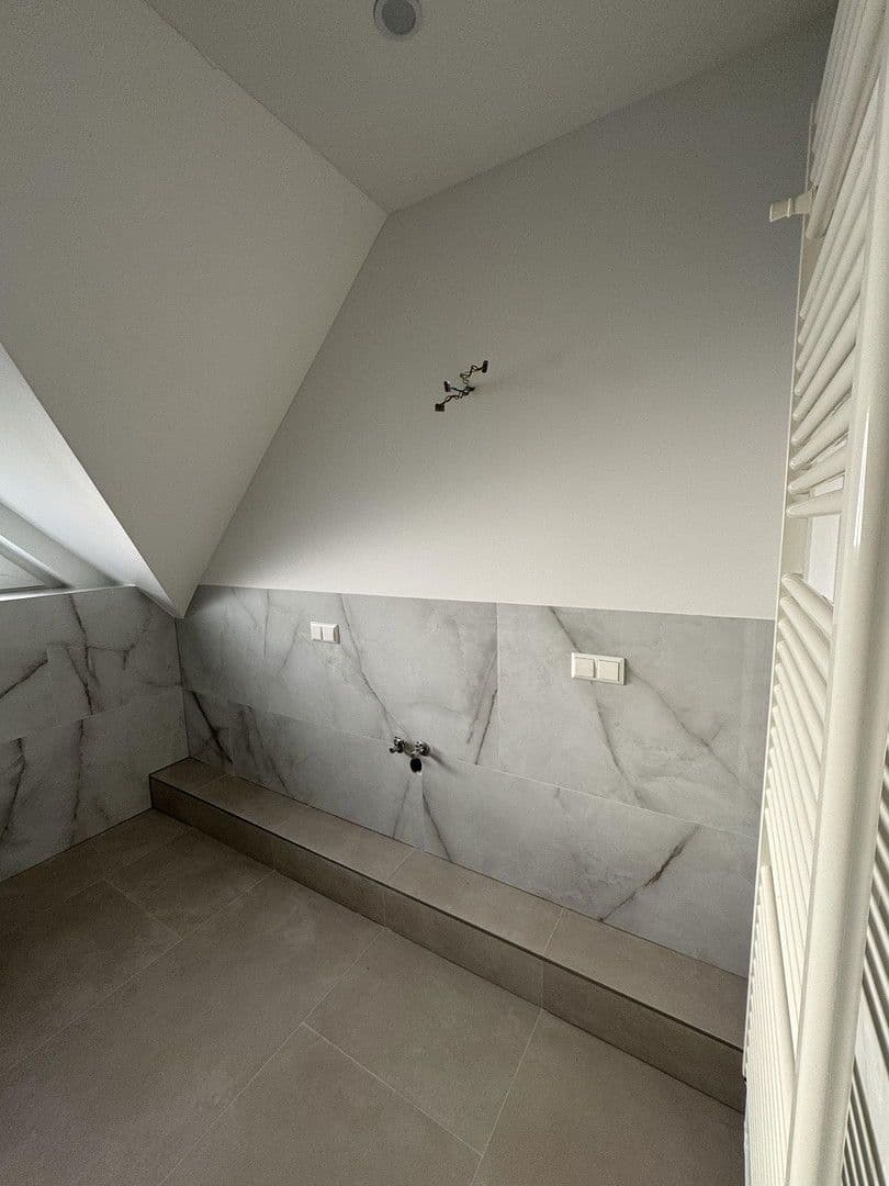 Prodej domu 160 m², pozemek 475 m², Am Kuhlager 14, Neustadt am Rübenberge, Dolní Sasko Prodej domu 160 m², pozemek 475 m², Am Kuhlager 14, Neustadt am Rübenberge, Dolní Sasko