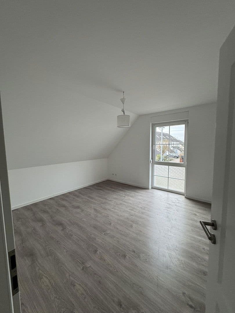 Prodej domu 160 m², pozemek 475 m², Am Kuhlager 14, Neustadt am Rübenberge, Dolní Sasko Prodej domu 160 m², pozemek 475 m², Am Kuhlager 14, Neustadt am Rübenberge, Dolní Sasko