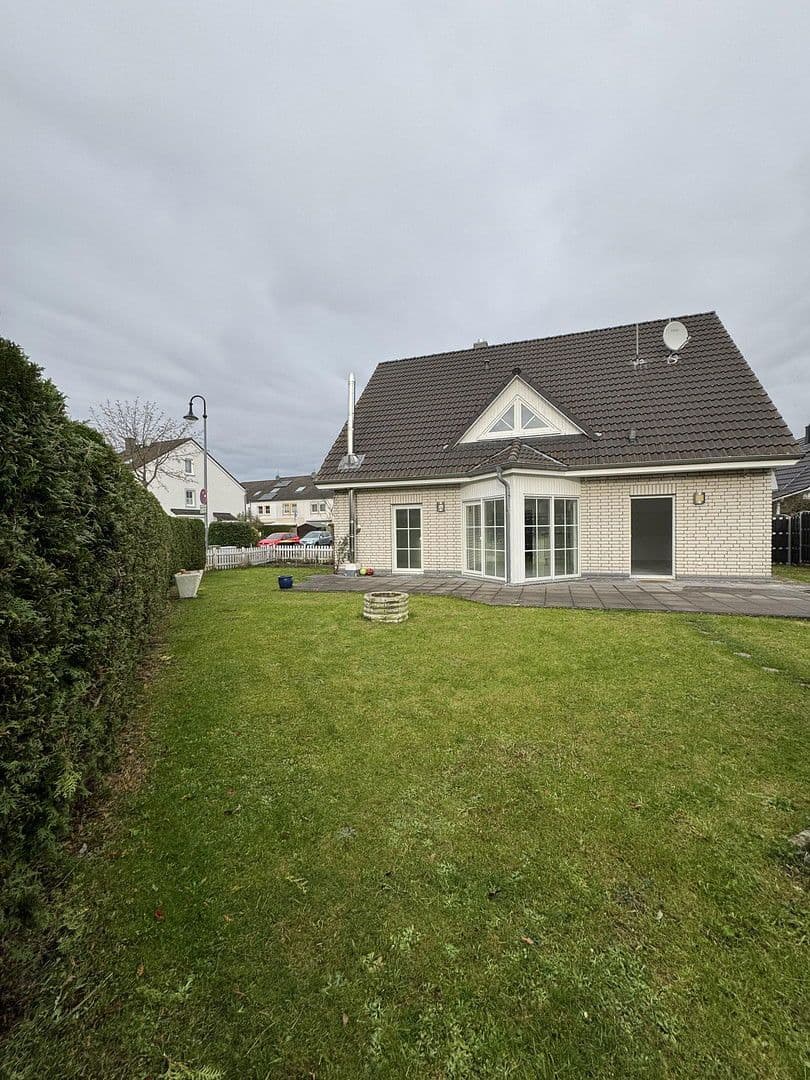 Prodej domu 160 m², pozemek 475 m², Am Kuhlager 14, Neustadt am Rübenberge, Dolní Sasko Prodej domu 160 m², pozemek 475 m², Am Kuhlager 14, Neustadt am Rübenberge, Dolní Sasko