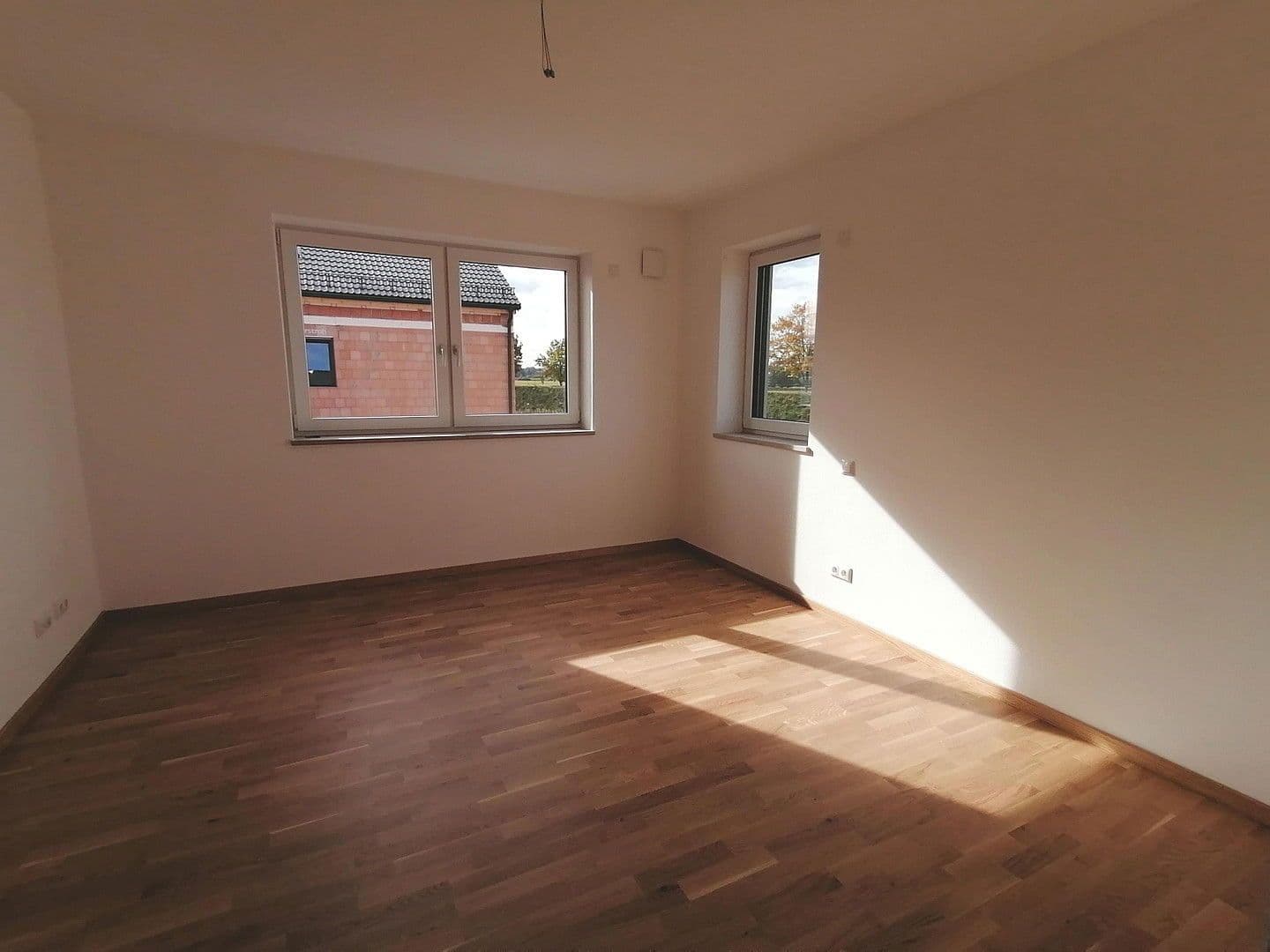 Pronájem domu 186 m², pozemek 537 m², Biberweg 18, Abensberg, Bavorsko Pronájem domu 186 m², pozemek 537 m², Biberweg 18, Abensberg, Bavorsko