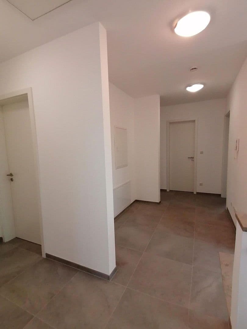 Pronájem domu 186 m², pozemek 537 m², Biberweg 18, Abensberg, Bavorsko Pronájem domu 186 m², pozemek 537 m², Biberweg 18, Abensberg, Bavorsko