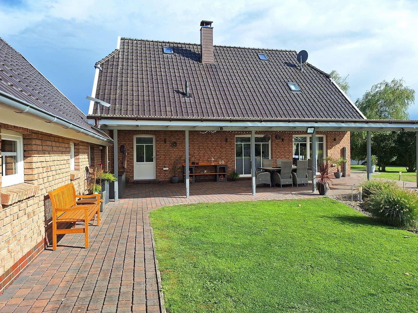 Prodej domu 156 m², pozemek 1.620 m², Großefehn, Dolní Sasko Prodej domu 156 m², pozemek 1.620 m², Großefehn, Dolní Sasko