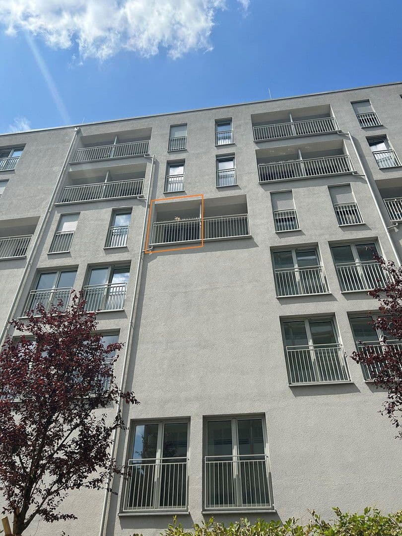 Pronájem bytu 1+1 25 m², Leopoldstr. 204, München, Bavorsko Pronájem bytu 1+1 25 m², Leopoldstr. 204, München, Bavorsko