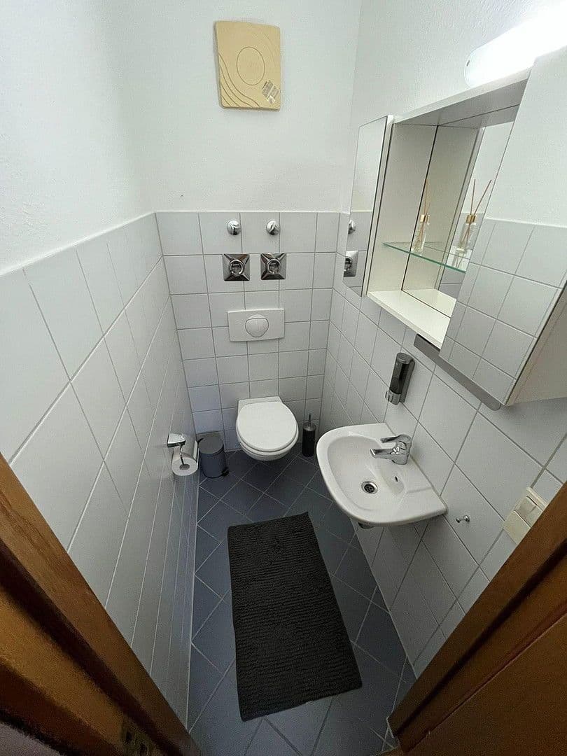 Pronájem bytu 3+1 82 m², Walter-Gropius-Str. 1, Reutlingen, Bádensko-Württembersko Pronájem bytu 3+1 82 m², Walter-Gropius-Str. 1, Reutlingen, Bádensko-Württembersko