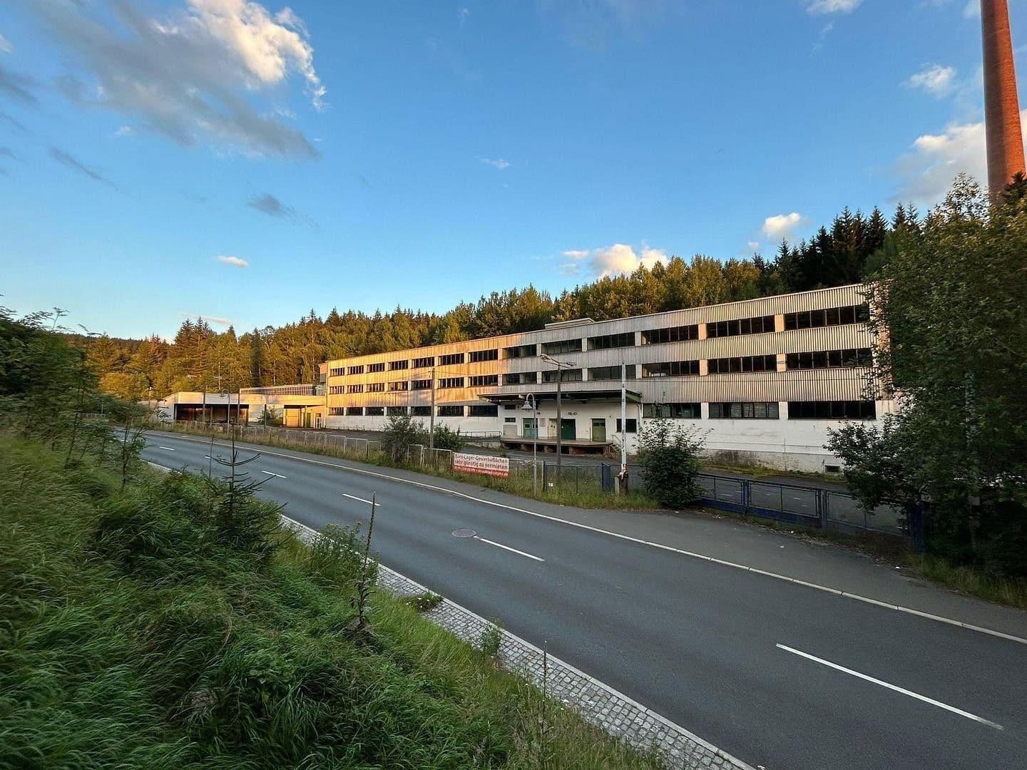 Prodej nebytového prostoru 16.838 m², Klingenthaler Hauptstraße 23e, Muldenhammer, Sasko Prodej nebytového prostoru 16.838 m², Klingenthaler Hauptstraße 23e, Muldenhammer, Sasko