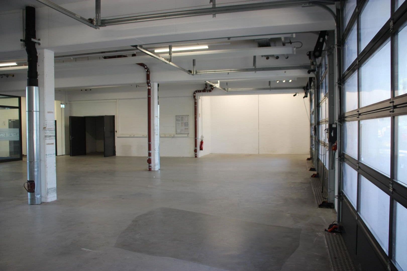 Pronájem nebytového prostoru 1.000 m², Franz-Grashof-Straße 5, Mannheim, Bádensko-Württembersko Pronájem nebytového prostoru 1.000 m², Franz-Grashof-Straße 5, Mannheim, Bádensko-Württembersko