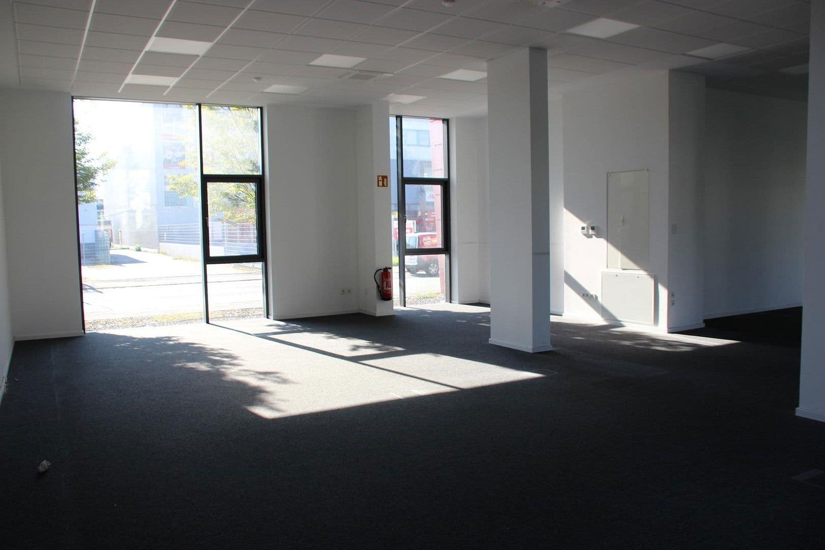 Pronájem nebytového prostoru 1.000 m², Franz-Grashof-Straße 5, Mannheim, Bádensko-Württembersko Pronájem nebytového prostoru 1.000 m², Franz-Grashof-Straße 5, Mannheim, Bádensko-Württembersko