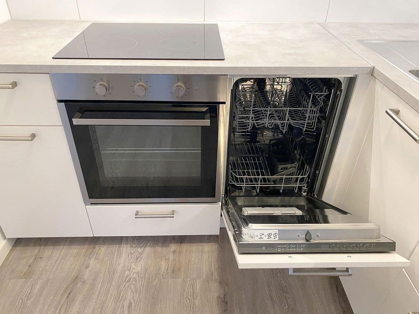 Prodej bytu 1+1 37 m², Köln, Severní Porýní-Vestfálsko Prodej bytu 1+1 37 m², Köln, Severní Porýní-Vestfálsko