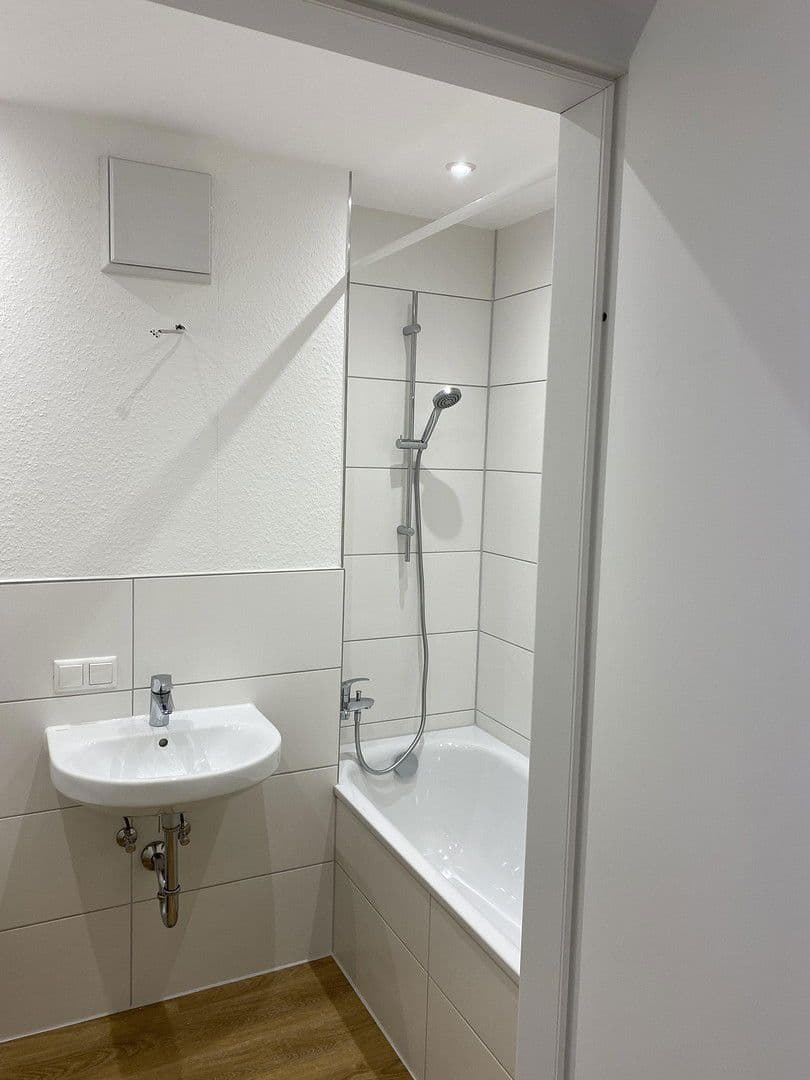 Pronájem bytu 2+1 76 m², Hessenring 6, Wiesbaden-Nordenstadt, Hessen Pronájem bytu 2+1 76 m², Hessenring 6, Wiesbaden-Nordenstadt, Hessen