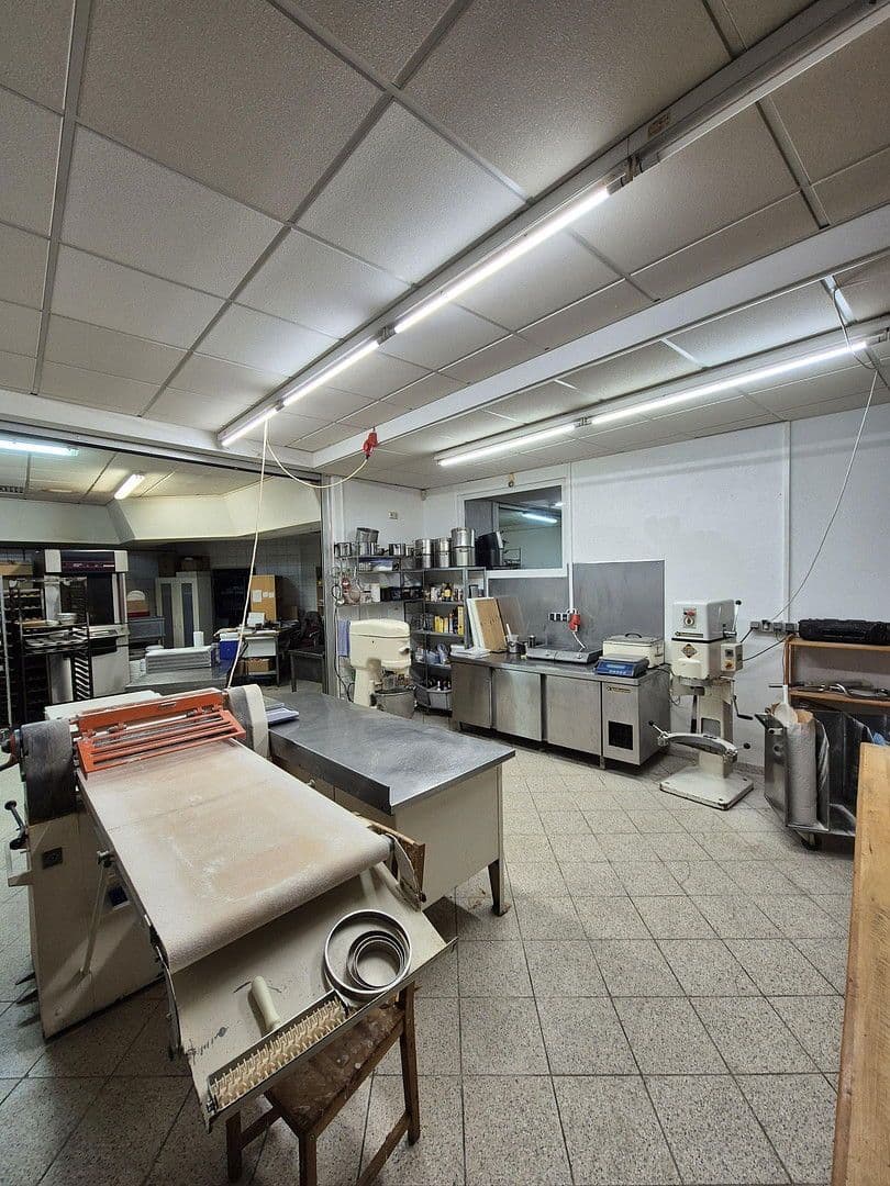 Pronájem nebytového prostoru 160 m², Walter-Gropius-Str. 3, Reutlingen, Bádensko-Württembersko Pronájem nebytového prostoru 160 m², Walter-Gropius-Str. 3, Reutlingen, Bádensko-Württembersko