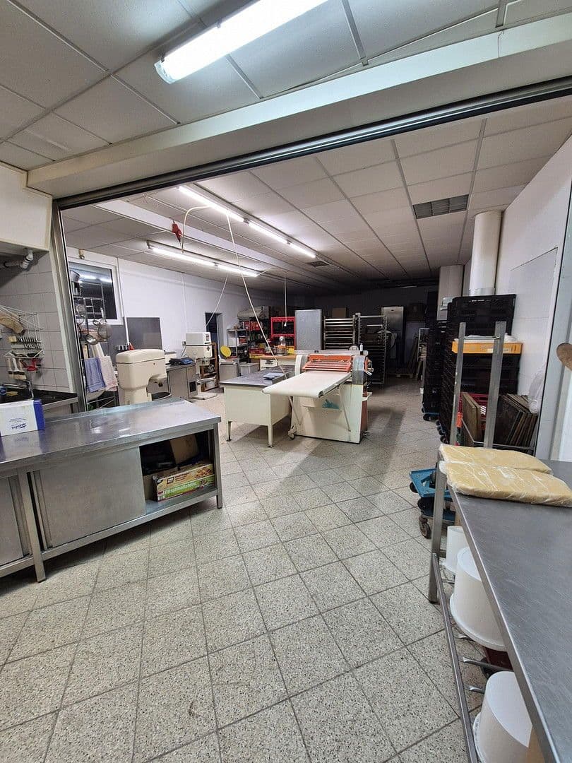 Pronájem nebytového prostoru 160 m², Walter-Gropius-Str. 3, Reutlingen, Bádensko-Württembersko Pronájem nebytového prostoru 160 m², Walter-Gropius-Str. 3, Reutlingen, Bádensko-Württembersko